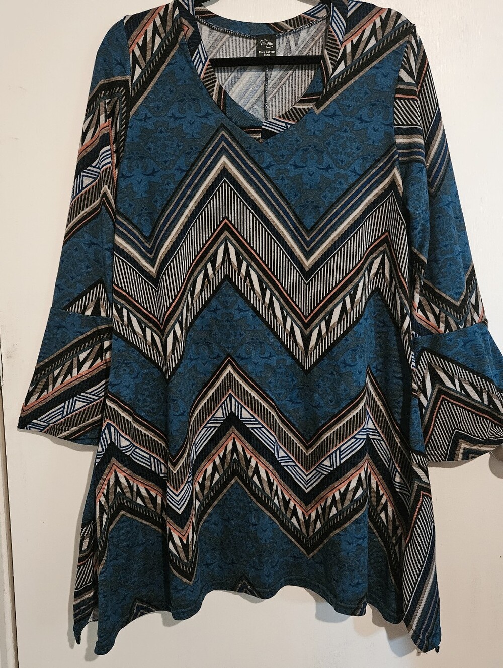 Win Win Flare Tunic Top Size L/XL Bell Sleeve Boho Flowing Long Sleeve
